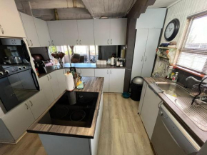 Entire home with pool min 5 night December stay